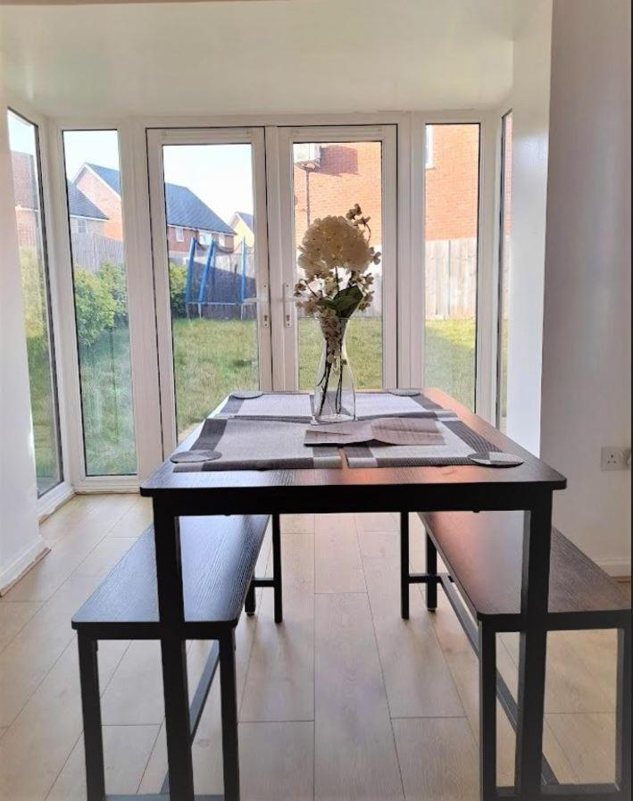 Beautiful 4 Bedroom Treasure Home Hemel Hempstead Ngoại thất bức ảnh