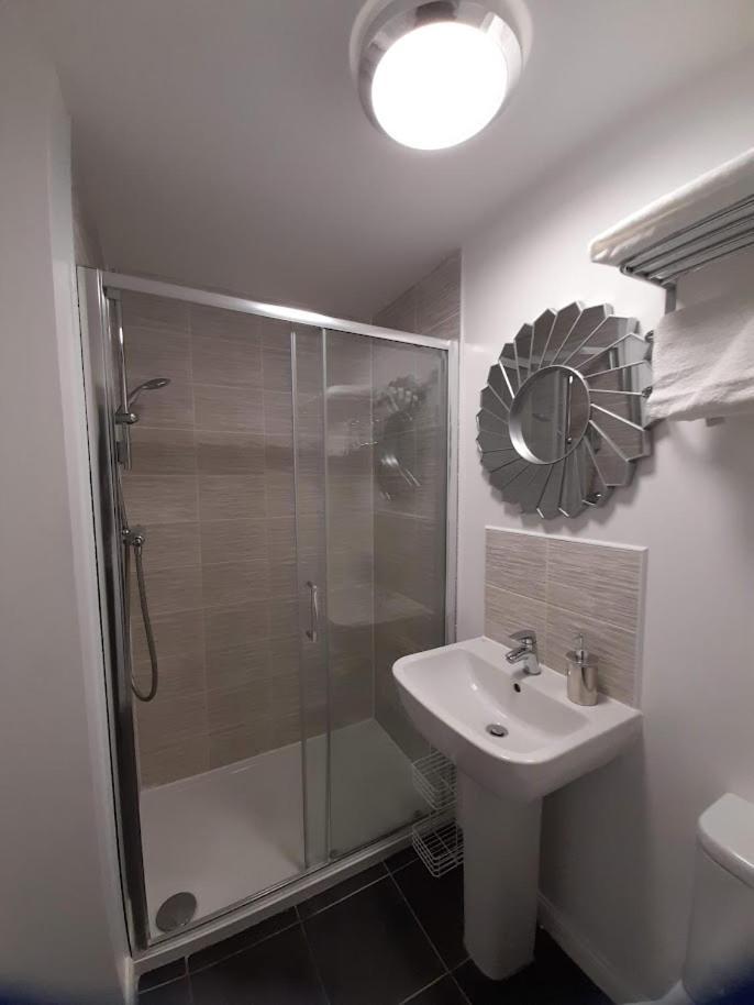 Beautiful 4 Bedroom Treasure Home Hemel Hempstead Ngoại thất bức ảnh
