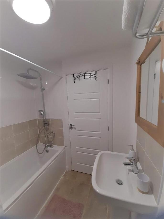 Beautiful 4 Bedroom Treasure Home Hemel Hempstead Ngoại thất bức ảnh